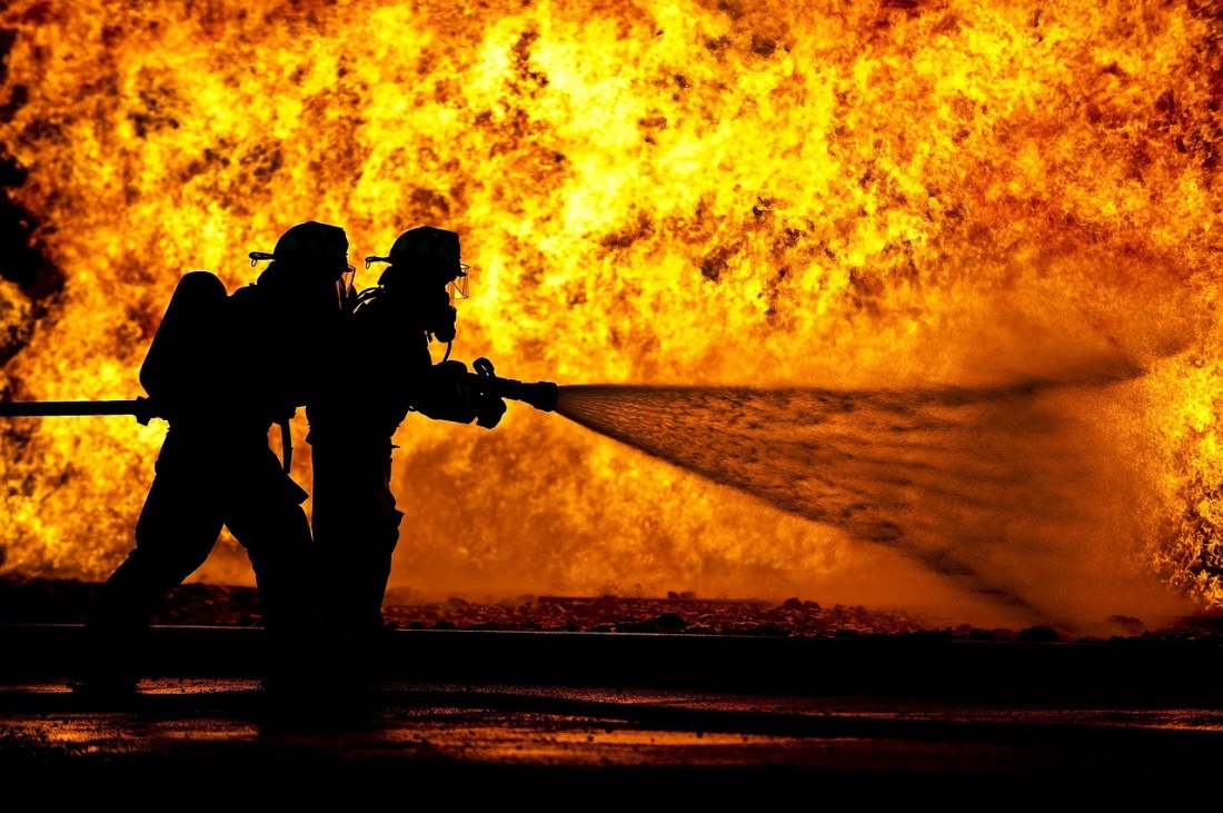 firefighters-870888_1280.jpg